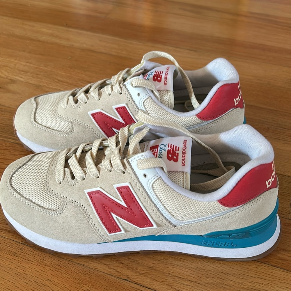 New Balance 574 Classic like new women’s size 7.5
